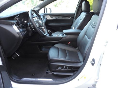 Certified 2023 Cadillac XT5 Sportv w/ Technology Package image 19