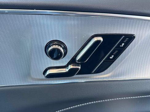 Used 2024 Cadillac Lyriq Tech RWD image 29