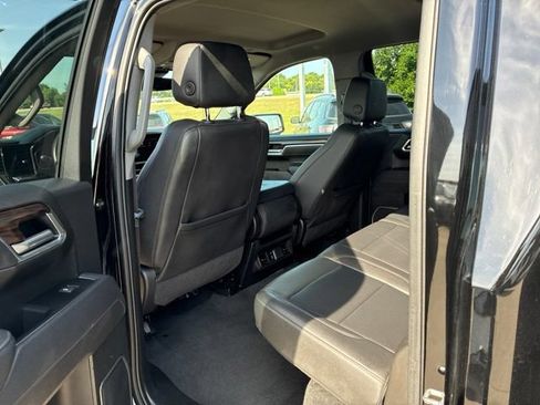 Used 2025 GMC Sierra 1500 SLT RWD image 12