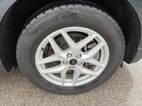 Used 2024 Ford Edge SEL w/ Convenience Package image 9