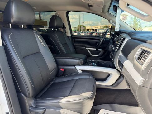 Used 2019 Nissan Titan PRO-4X AWD/4WD image 20