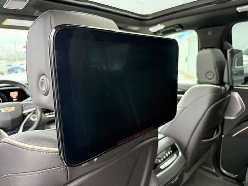 Certified 2021 Cadillac Escalade ESV Sport w/ Driver Assist Tech Package image 20