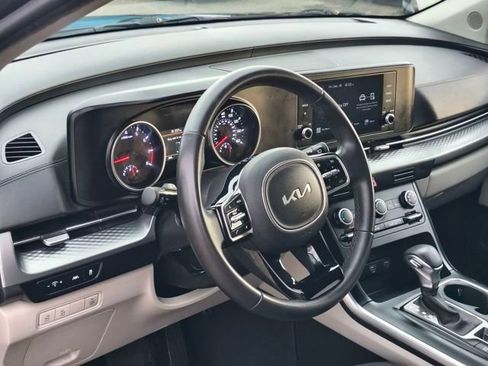 Certified 2024 Kia Carnival LX image 14
