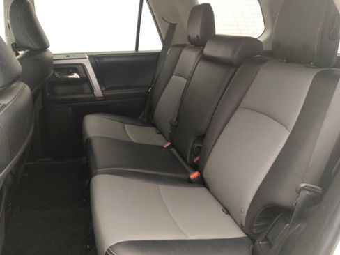 Used 2017 Toyota 4Runner SR5 Premium image 18