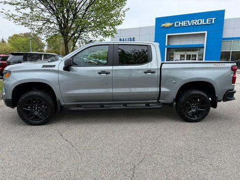 Used 2026 Chevrolet Silverado 1500 Custom Trail Boss w/ LPO, Dark Essentials Package AWD/4WD image 2