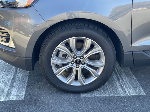 Used 2024 Ford Edge Titanium image 9