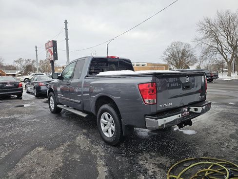 Used 2013 Nissan Titan SV w/ SV Value Truck Pkg image 6