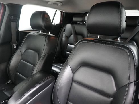 Used 2017 INFINITI QX30 Premium w/ Navigation Package image 10