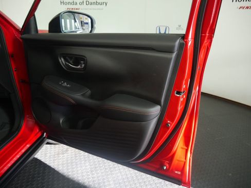 Used 2023 Honda HR-V Sport image 5