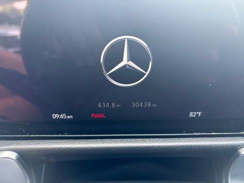 Used 2024 Mercedes-Benz GLB 250 4MATIC image 3