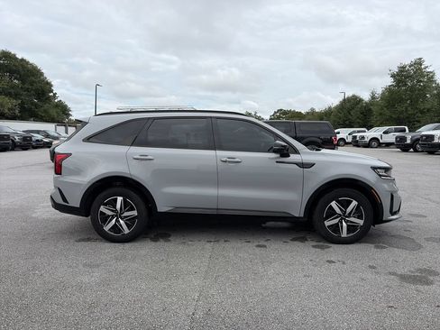 Used 2023 Kia Sorento EX w/ Panoramic Sunroof Package FWD image 8