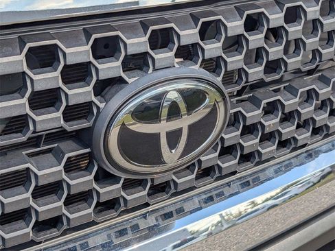 Used 2021 Toyota Tundra SR5 w/ SR5 Leather Package image 10