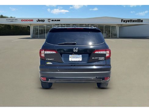 Used 2020 Honda Pilot Black Edition image 4