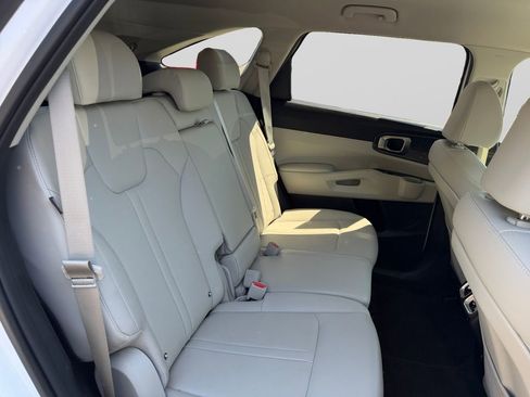 Certified 2025 Kia Sorento S AWD/4WD image 18