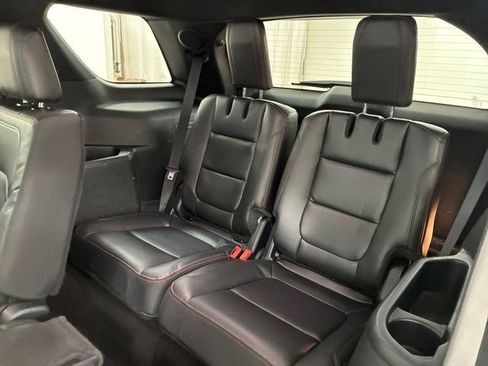 Used 2018 Ford Explorer Sport w/ Equipment Group 401A AWD/4WD image 18