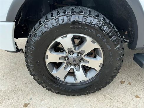 Used 2014 Ford F150 FX4 w/ Equipment Group 402A Luxury AWD/4WD image 23