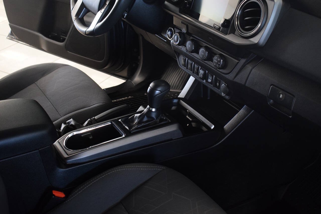 Used 2019 Toyota Tacoma TRD Sport w/ Technology Package AWD/4WD image 26