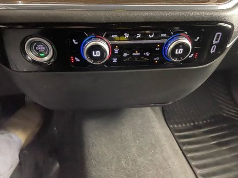 Used 2024 GMC Sierra 1500 Elevation image 18