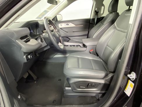 Used 2025 Ford Explorer Active w/ Active Comfort Package image 10