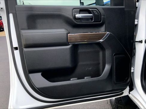 Used 2023 Chevrolet Silverado 2500 LT w/ Convenience Package image 22