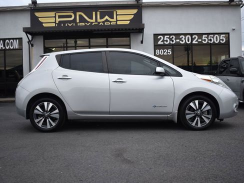 Used 2017 Nissan Leaf SL w/ Premium Package image 6