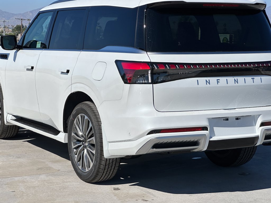 New 2027 INFINITI QX80 Luxe RWD image 5