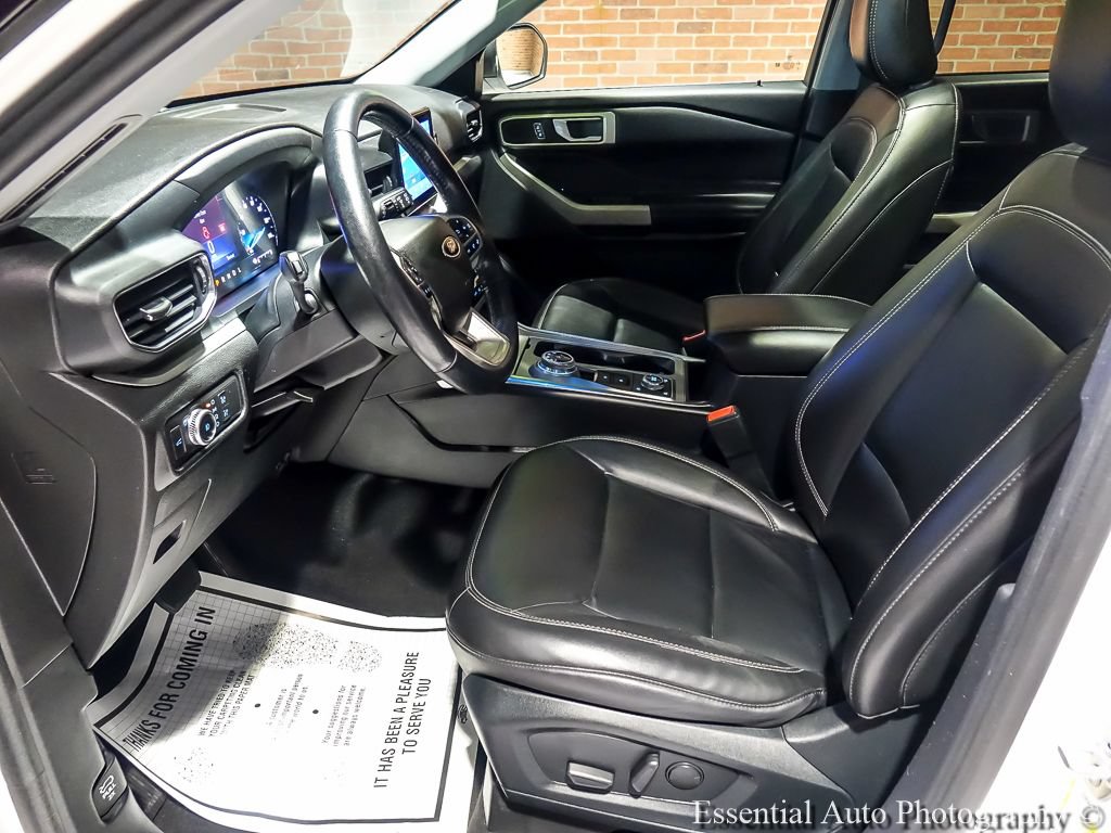 Used 2022 Ford Explorer XLT w/ Equipment Group 202A AWD/4WD image 12