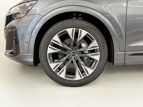 Used 2025 Audi Q8 Premium Plus AWD/4WD image 24