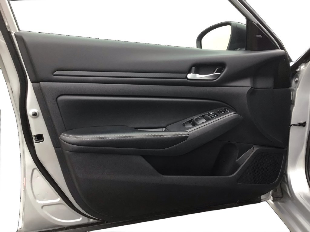 Used 2024 Nissan Altima 2.5 SV FWD image 20