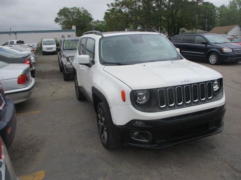 Used 2015 Jeep Renegade Latitude w/ Cold Weather Group II AWD/4WD image 1
