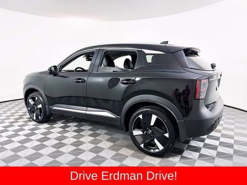 Used 2025 Nissan Kicks SR AWD/4WD image 3