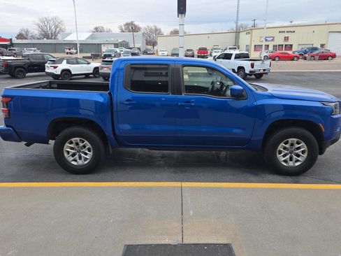 Used 2024 Nissan Frontier SV image 7