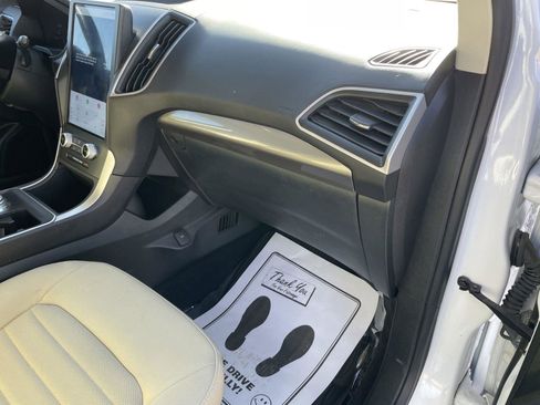 Used 2024 Ford Edge SE image 26