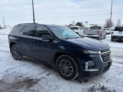 Used 2023 Chevrolet Traverse LT image 7