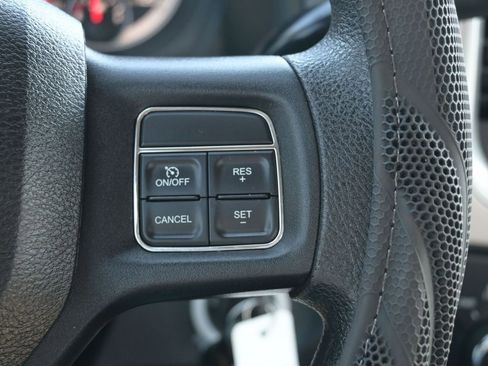 Used 2014 RAM 2500 SLT image 30