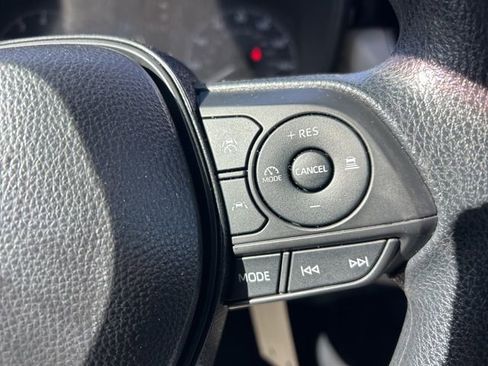 Used 2025 Toyota Corolla LE image 13