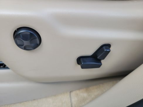 Used 2018 Jeep Grand Cherokee Overland AWD/4WD image 13