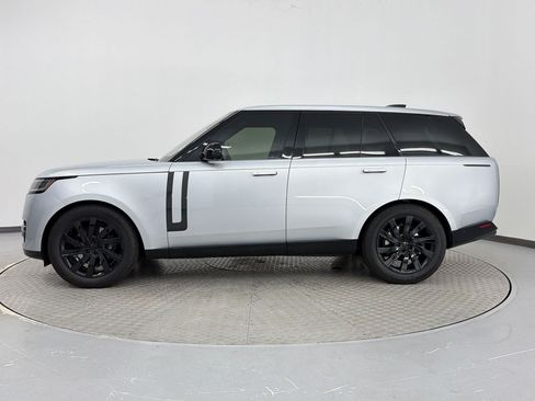 Used 2023 Land Rover Range Rover SE AWD/4WD image 2