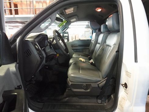 Used 2011 Ford F450 XL w/ Trailer Tow Pkg image 8