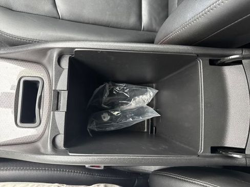 Used 2017 Chevrolet Malibu Hybrid w/ Leather Package image 26