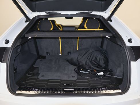 Used 2022 Lamborghini Urus image 15