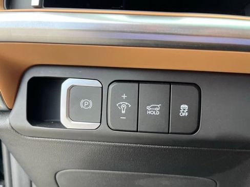 Used 2025 Hyundai Santa Fe Limited AWD/4WD image 23