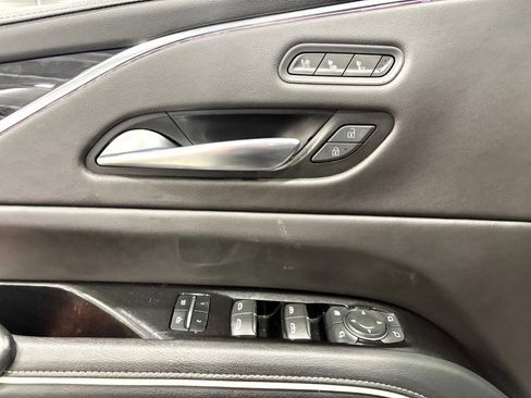 Used 2023 Cadillac Escalade ESV Sport image 9