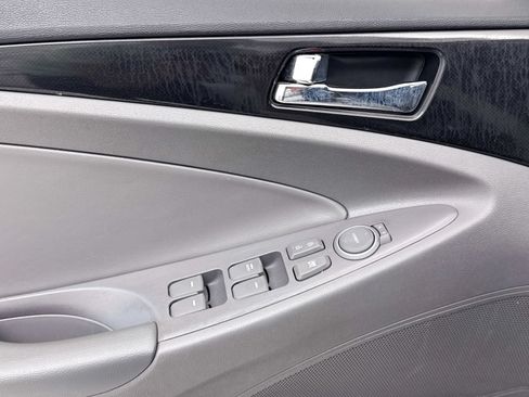 Used 2014 Hyundai Sonata SE FWD image 22