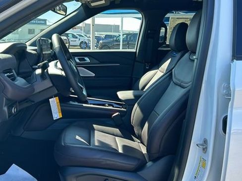 New 2026 Ford Explorer Platinum image 19