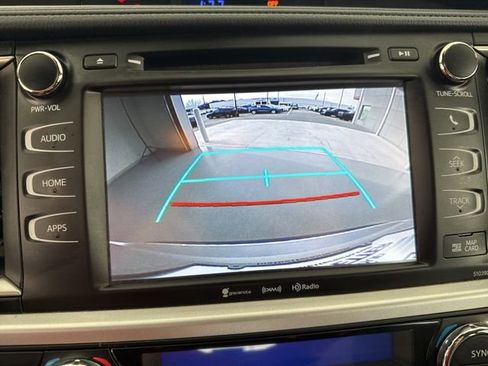 Used 2019 Toyota Highlander XLE image 29