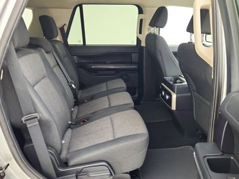 Used 2024 Ford Expedition XLT RWD image 25