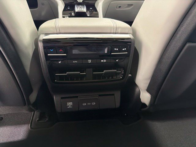 Certified 2026 Acura MDX w/ Advance Package AWD/4WD image 28