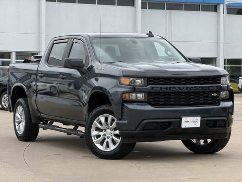 Used 2020 Chevrolet Silverado 1500 Custom w/ Custom Value Package RWD image 2