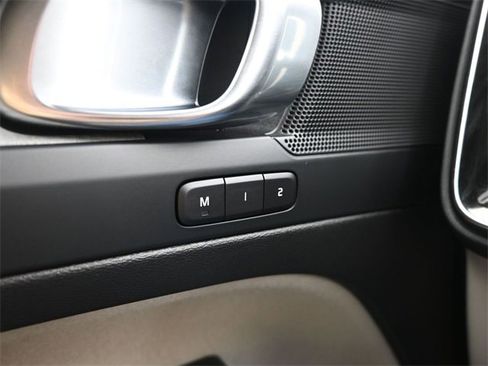 Used 2023 Volvo XC40 B5 Plus w/ Climate Package image 29